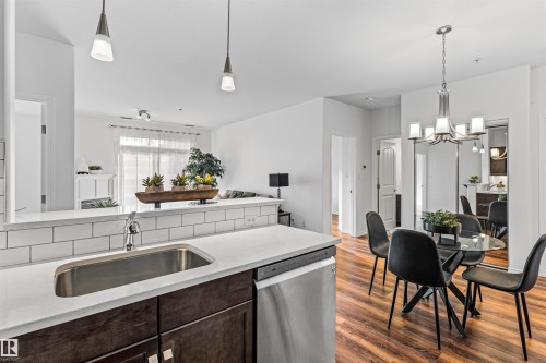 Edmonton, AB - Indoor Photo Showing Kitchen