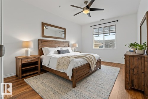 Edmonton, AB - Indoor Photo Showing Bedroom