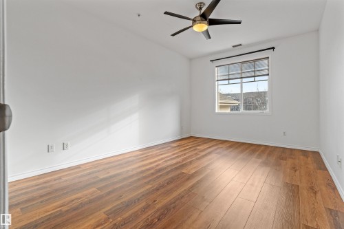 Edmonton, AB - Indoor Photo Showing Other Room