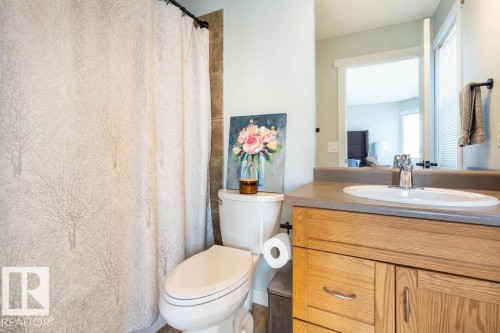 5 Lamplight Drive, Spruce Grove, AB - Indoor Photo Showing Bathroom