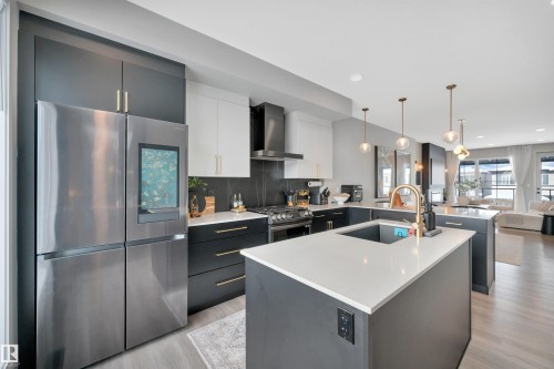 3306 Kulay Way, Edmonton, AB - Indoor Photo Showing Kitchen With Upgraded Kitchen