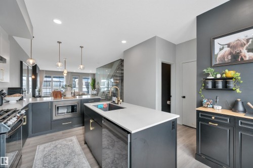 3306 Kulay Way, Edmonton, AB - Indoor Photo Showing Kitchen With Upgraded Kitchen