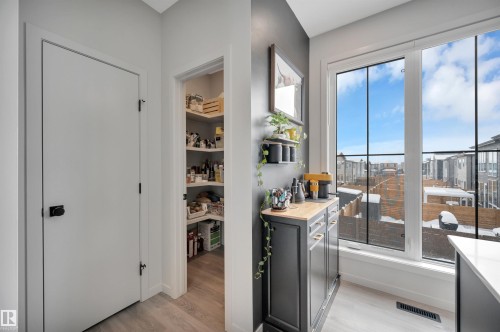 3306 Kulay Way, Edmonton, AB - Indoor Photo Showing Other Room