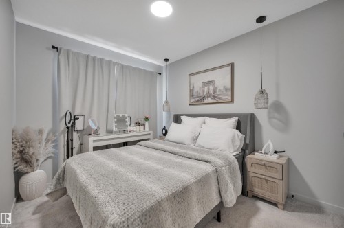 3306 Kulay Way, Edmonton, AB - Indoor Photo Showing Bedroom