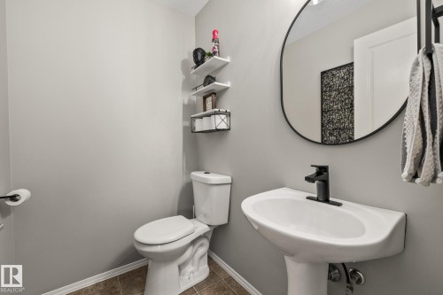 21 Huntington, Spruce Grove, AB - Indoor Photo Showing Bathroom