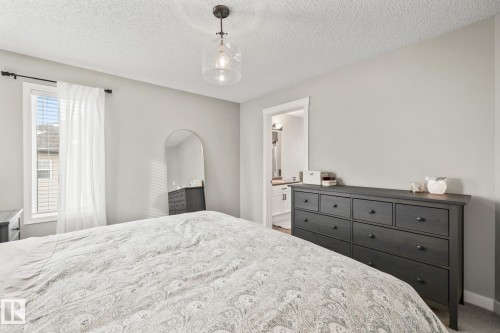 21 Huntington, Spruce Grove, AB - Indoor Photo Showing Bedroom