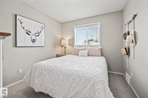 21 Huntington, Spruce Grove, AB - Indoor Photo Showing Bedroom