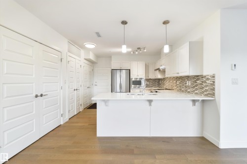 705 2755 109 Street, Edmonton, AB - Indoor Photo Showing Kitchen With Upgraded Kitchen