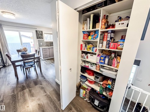 3521 41B Avenue, Edmonton, AB - Indoor