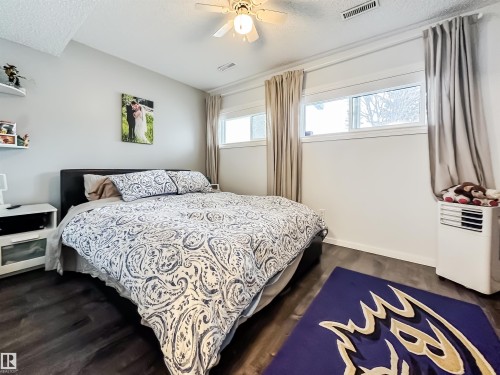 3521 41B Avenue, Edmonton, AB - Indoor Photo Showing Bedroom