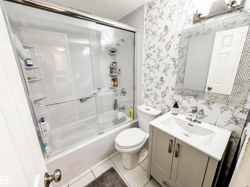 3521 41B Avenue, Edmonton, AB - Indoor Photo Showing Bathroom