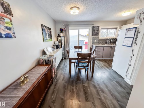 3521 41B Avenue, Edmonton, AB - Indoor Photo Showing Dining Room