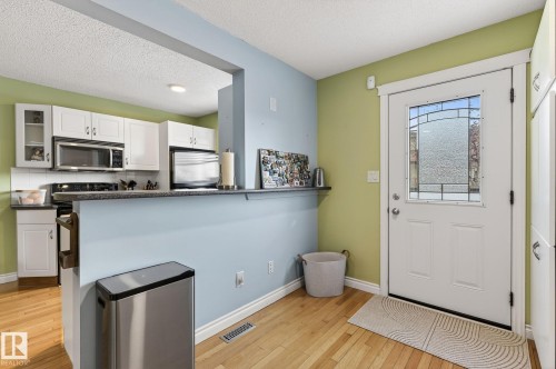 11349 22 Avenue, Edmonton, AB - Indoor Photo Showing Kitchen