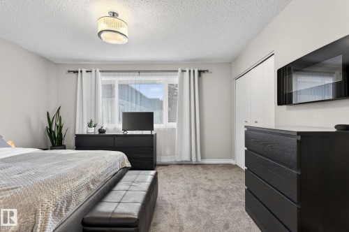11349 22 Avenue, Edmonton, AB - Indoor Photo Showing Bedroom
