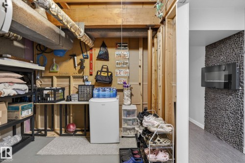 11349 22 Avenue, Edmonton, AB - Indoor Photo Showing Laundry Room