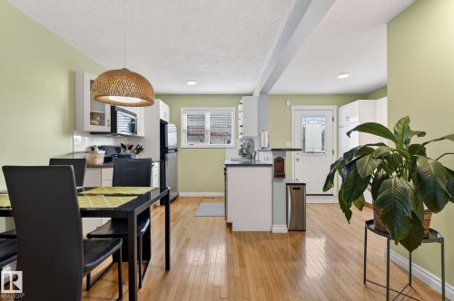 11349 22 Avenue, Edmonton, AB - Indoor Photo Showing Dining Room