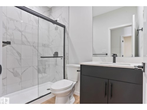 1527 Siskin Link Link, Edmonton, AB - Indoor Photo Showing Bathroom