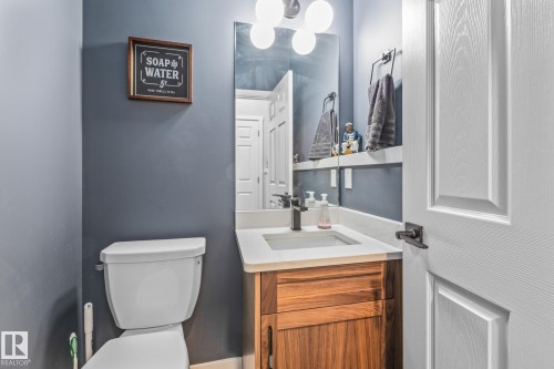 597 Meadowview Drive, Fort Saskatchewan, AB - Indoor Photo Showing Bathroom