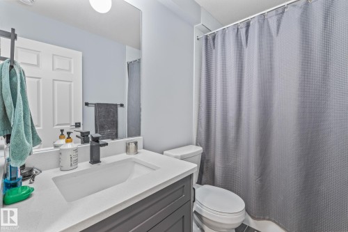 597 Meadowview Drive, Fort Saskatchewan, AB - Indoor Photo Showing Bathroom