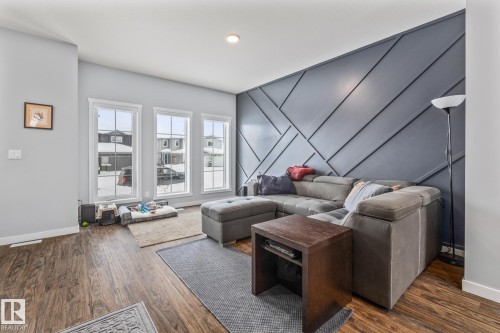 597 Meadowview Drive, Fort Saskatchewan, AB - Indoor Photo Showing Living Room