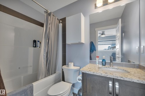 255 401 Southfork Drive, Leduc, AB - Indoor Photo Showing Bathroom