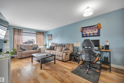 255 401 Southfork Drive, Leduc, AB - Indoor Photo Showing Living Room