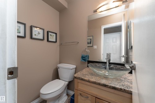 5359 Hill View Crescent, Edmonton, AB - Indoor Photo Showing Bathroom