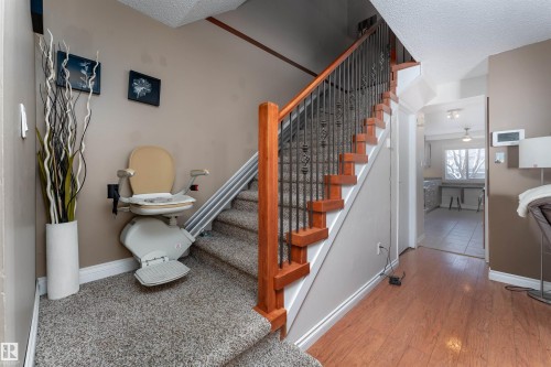 5359 Hill View Crescent, Edmonton, AB - Indoor Photo Showing Other Room