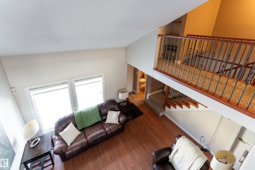 5359 Hill View Crescent, Edmonton, AB - Indoor