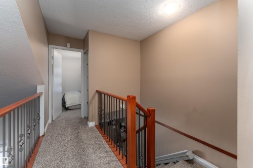 5359 Hill View Crescent, Edmonton, AB - Indoor Photo Showing Other Room