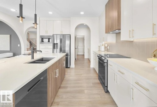 491 Canter Wynd, Sherwood Park, AB - Indoor Photo Showing Kitchen With Double Sink With Upgraded Kitchen