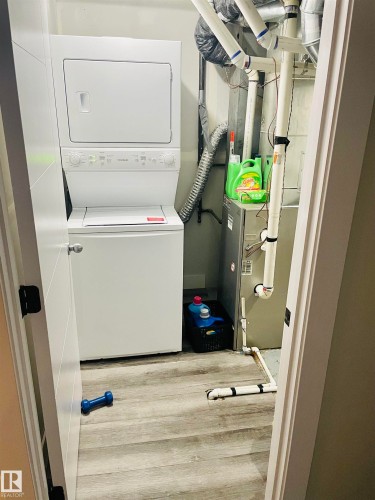 7604 7606 75 Street, Edmonton, AB - Indoor Photo Showing Laundry Room