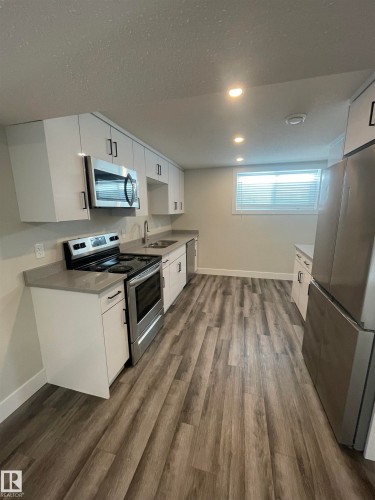7604 7606 75 Street, Edmonton, AB - Indoor Photo Showing Kitchen