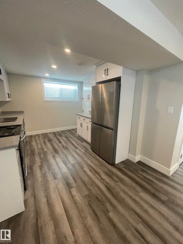 7604 7606 75 Street, Edmonton, AB - Indoor