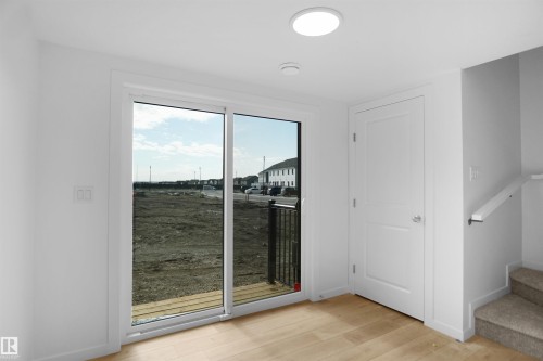 43 1009 Cy Becker Road, Edmonton, AB - Indoor Photo Showing Other Room