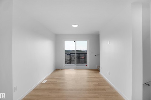 43 1009 Cy Becker Road, Edmonton, AB - Indoor Photo Showing Other Room