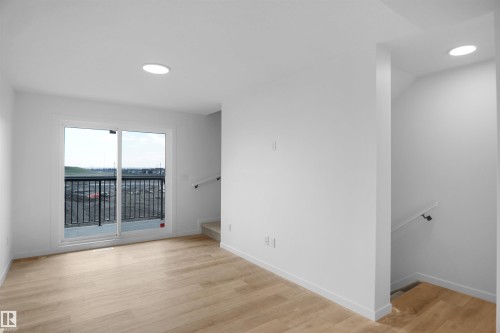 43 1009 Cy Becker Road, Edmonton, AB - Indoor Photo Showing Other Room