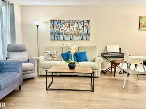 2344 71 Street, Edmonton, AB - Indoor Photo Showing Living Room
