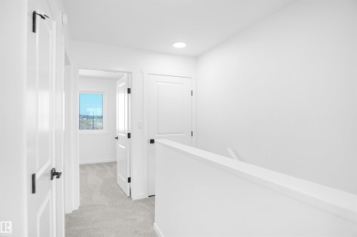 4 29 Airport Road, Edmonton, AB - Indoor Photo Showing Other Room