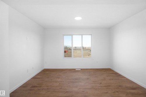 523 Aster Drive, Edmonton, AB - Indoor Photo Showing Other Room