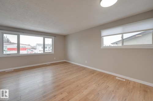 14903 77 Street, Edmonton, AB - Indoor Photo Showing Other Room