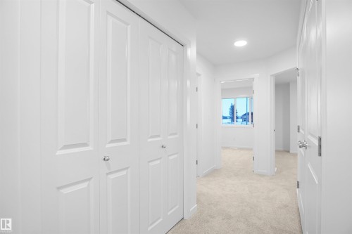 26 1430 Aster Way, Edmonton, AB - Indoor Photo Showing Other Room