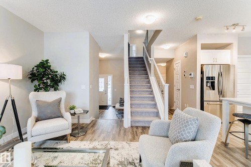 5441 Allbright Square Square, Edmonton, AB - Indoor Photo Showing Living Room