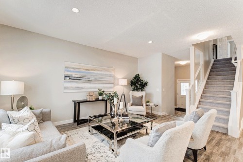 5441 Allbright Square Square, Edmonton, AB - Indoor Photo Showing Living Room