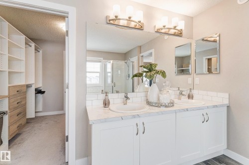5441 Allbright Square Square, Edmonton, AB - Indoor Photo Showing Bathroom