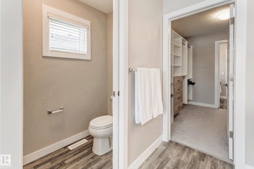 5441 Allbright Square Square, Edmonton, AB - Indoor Photo Showing Bathroom