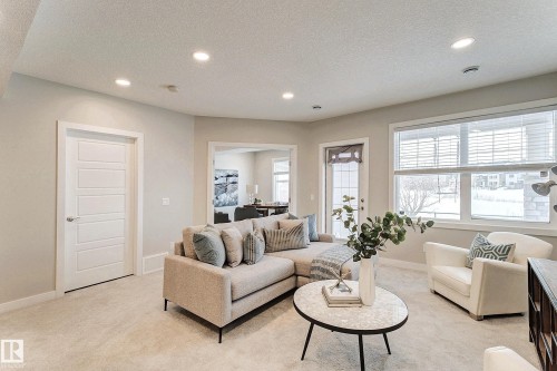 5441 Allbright Square Square, Edmonton, AB - Indoor Photo Showing Living Room