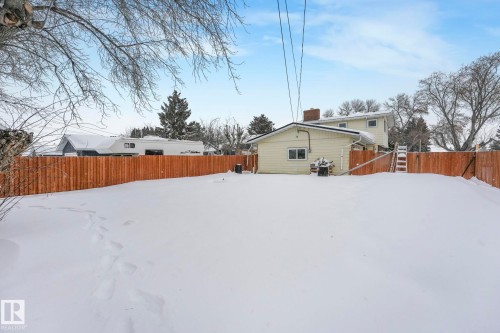 5204 47 Street, Redwater, AB - Outdoor