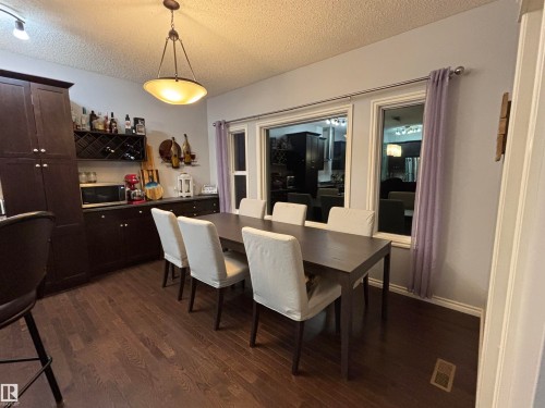6105 17A Avenue, Edmonton, AB - Indoor Photo Showing Dining Room