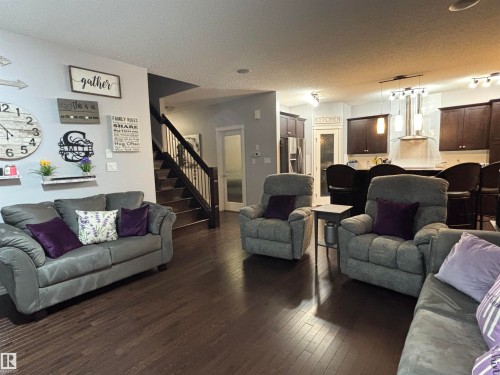 6105 17A Avenue, Edmonton, AB - Indoor Photo Showing Living Room